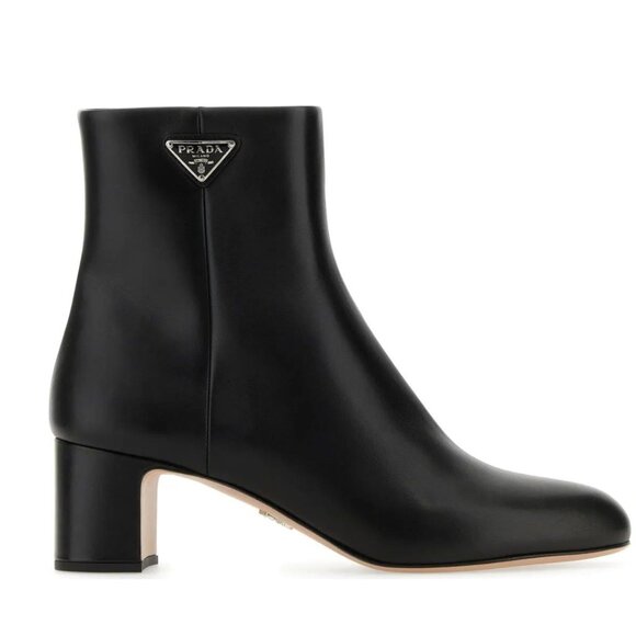 NWT Prada Ankle Boots Black Leather Block Heels Pointed Toe Zip Closure Sz 35 - Picture 1 of 10